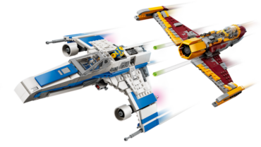 New Republic E-Wing™ vs. Shin Hatis Starfighter™